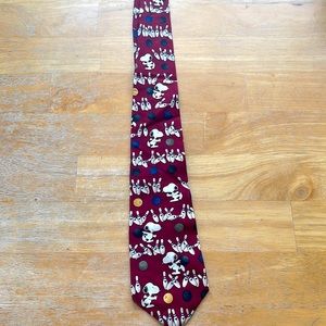 Snoopy vintage bowling 🎳 silk tie wow in amazing clean new cond wow 🤩